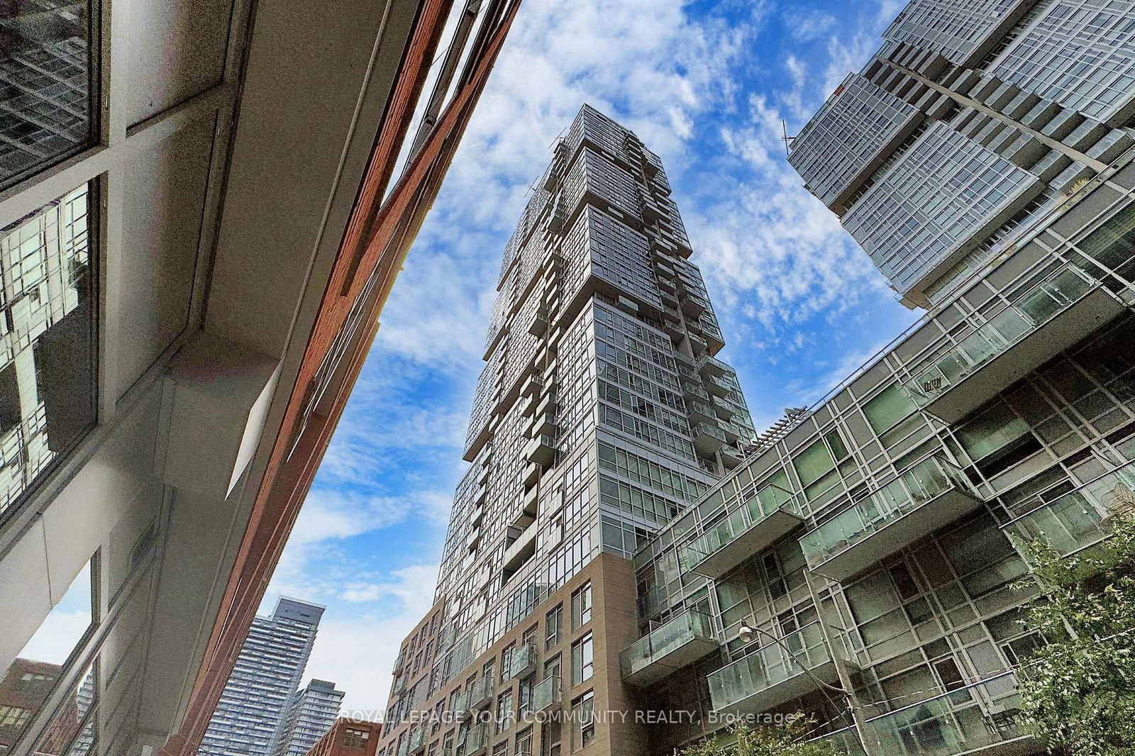 Condo for sale at 408-30 Nelson Street, Toronto, Waterfront Communities C1, M5V 0H5 - MLS: C12156303