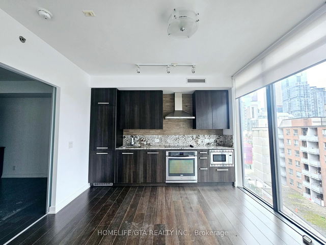 709 - 15 Beverley Street