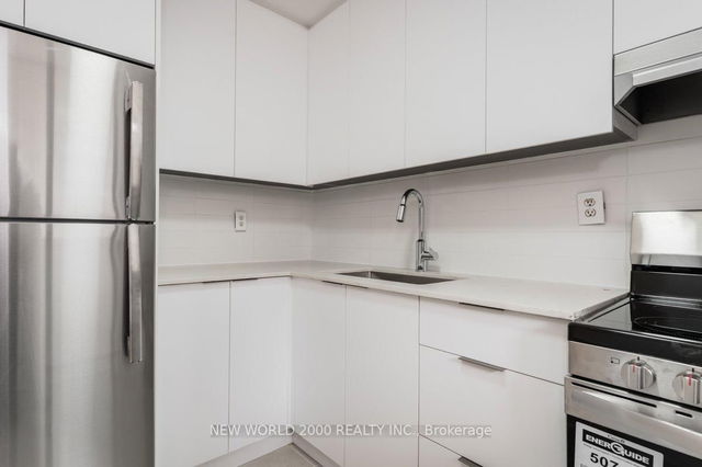 301 - 101 Roehampton Avenue