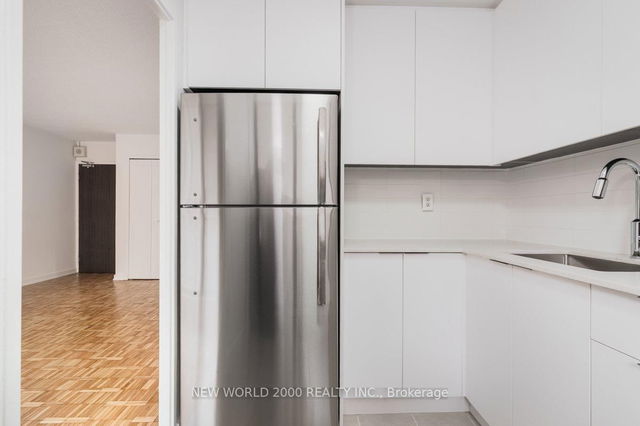 301 - 101 Roehampton Avenue