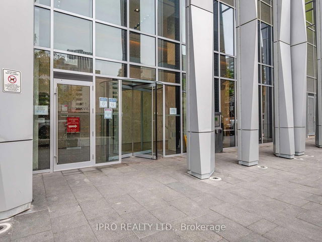 #611 - 1 Yorkville Avenue
