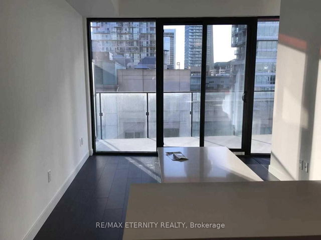 1415 - 215 Queen Street