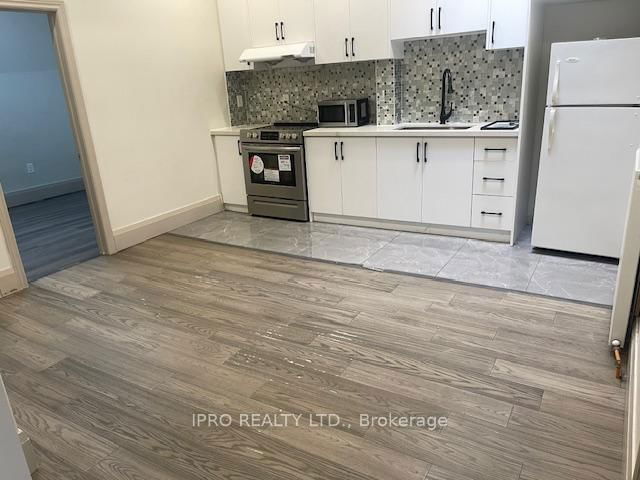 Apt 3 - 442 Queen Street
