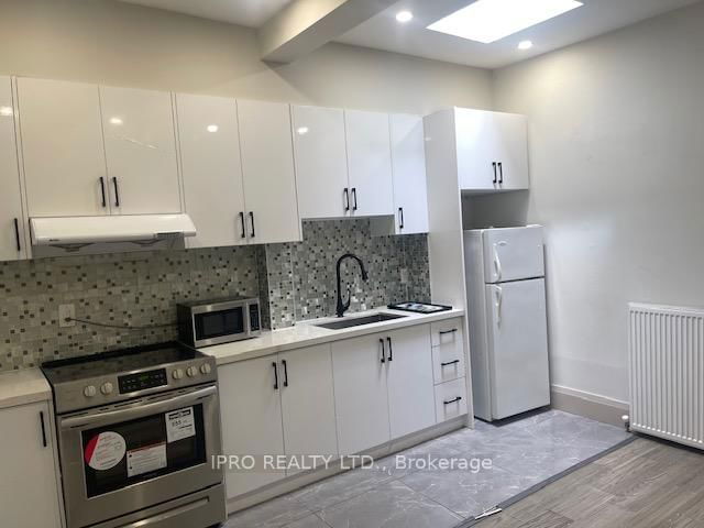 Apt 3 - 442 Queen Street