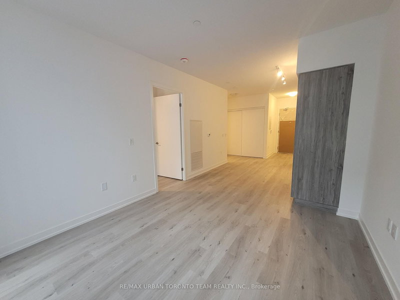 1001 - 138 Downes St, Toronto, M5E 0E4 | Image 3