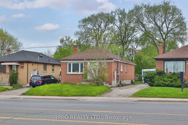 Main - 627 Sheppard Avenue