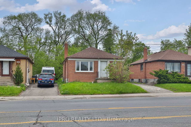 Main - 627 Sheppard Avenue