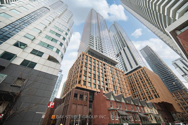 3305 - 8 Widmer Street