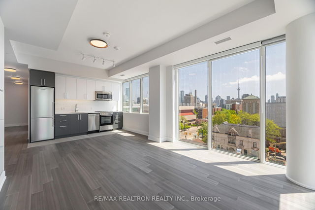 710 - 664 Spadina Avenue