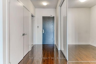 Unit 1613 — 770 Bay St, Toronto - Bay Street Corridor image-0-1