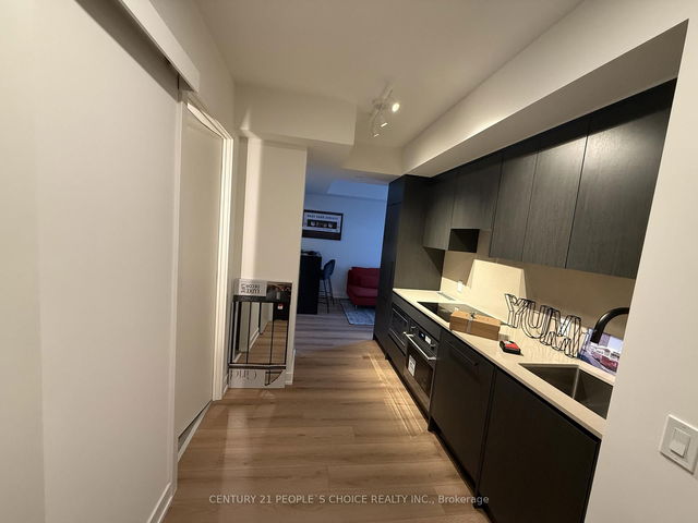 201 - 5 Lakeview Avenue