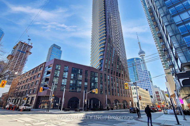 504 - 99 John Street