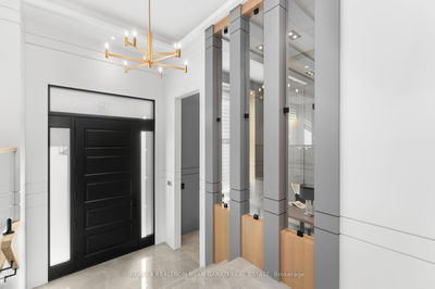20 Tobruk Cres, Toronto - Newtonbrook East image-0-2