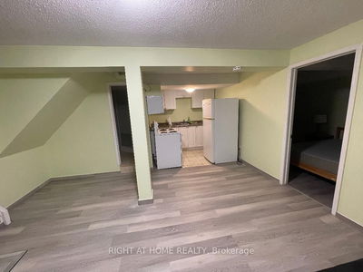 Unit Basement apartment — 10 Henry Welsh Dr, Toronto - Westminster-Branson image-0-2