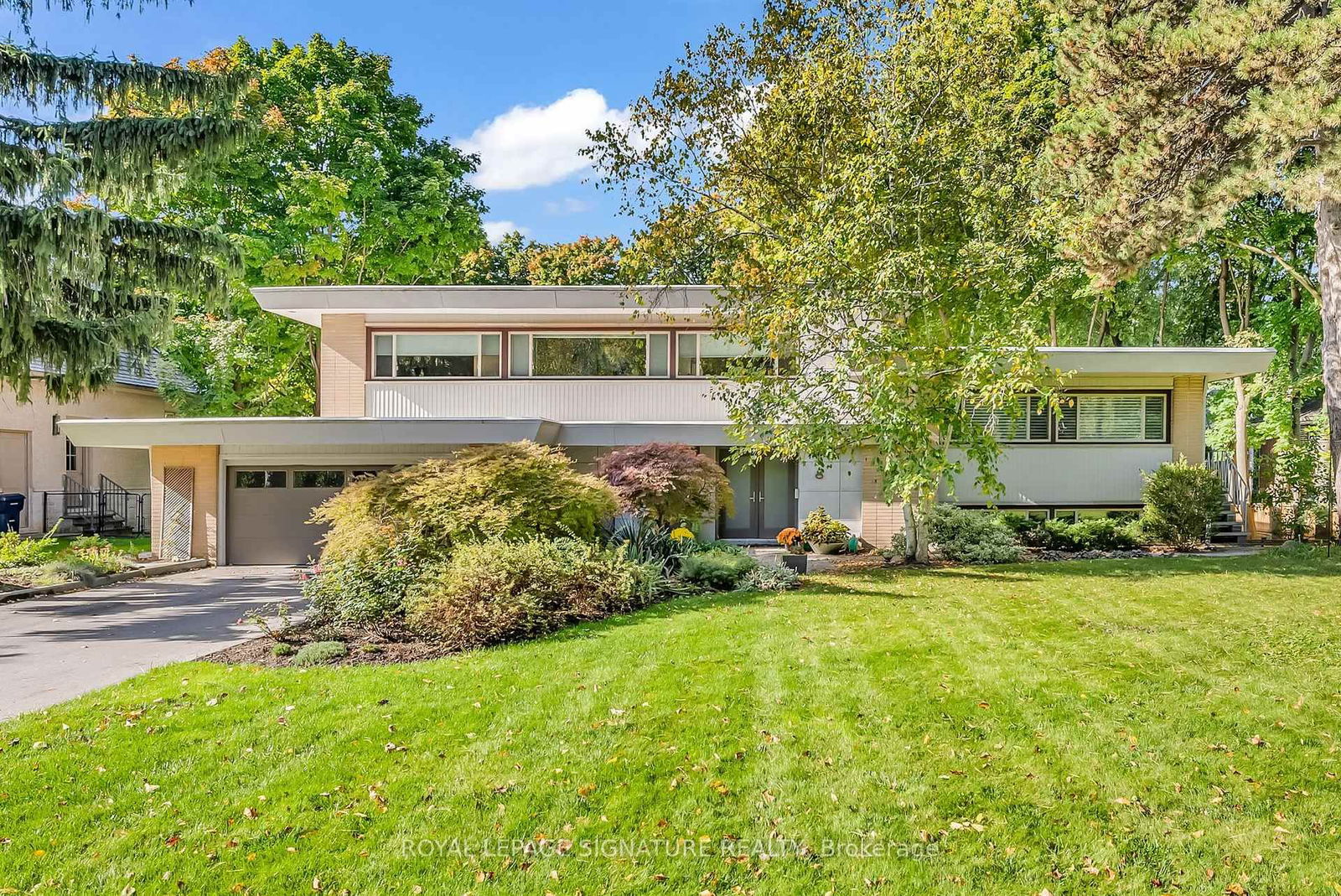 Detached House for sale at 8 Silverdale Crescent, Toronto, Parkwoods-Donalda, M3A 3H1 - MLS: C12157902