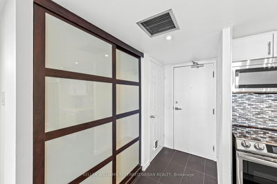Unit 1011 — 725 King St, Toronto - Niagara image-0-1