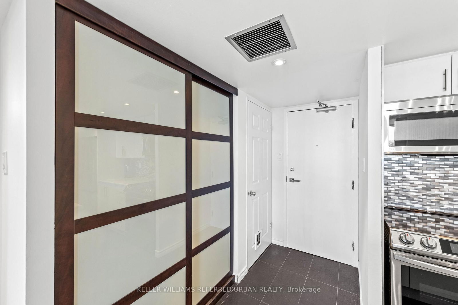 Condo for sale at 1011-725 King Street, Toronto, Niagara, M5V 2W9 - MLS: C12157910