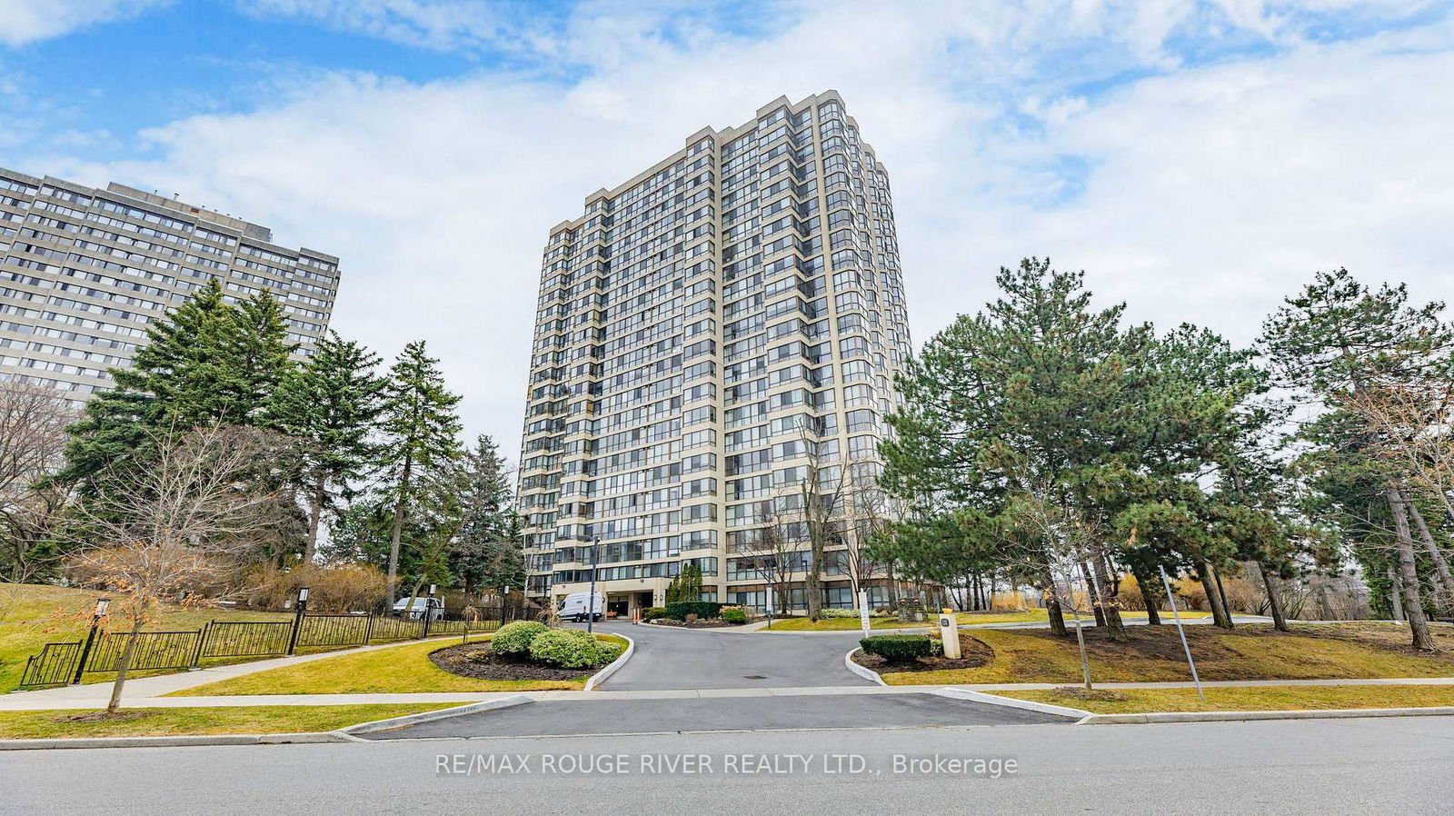 Condo for sale at 901-131 Torresdale Avenue, Toronto, Westminster-Branson, M2R 3T1 - MLS: C12157925