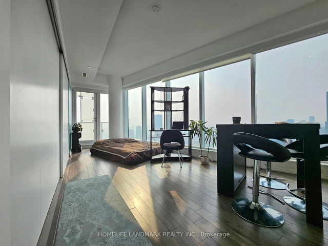 4912 - 197 Yonge Street