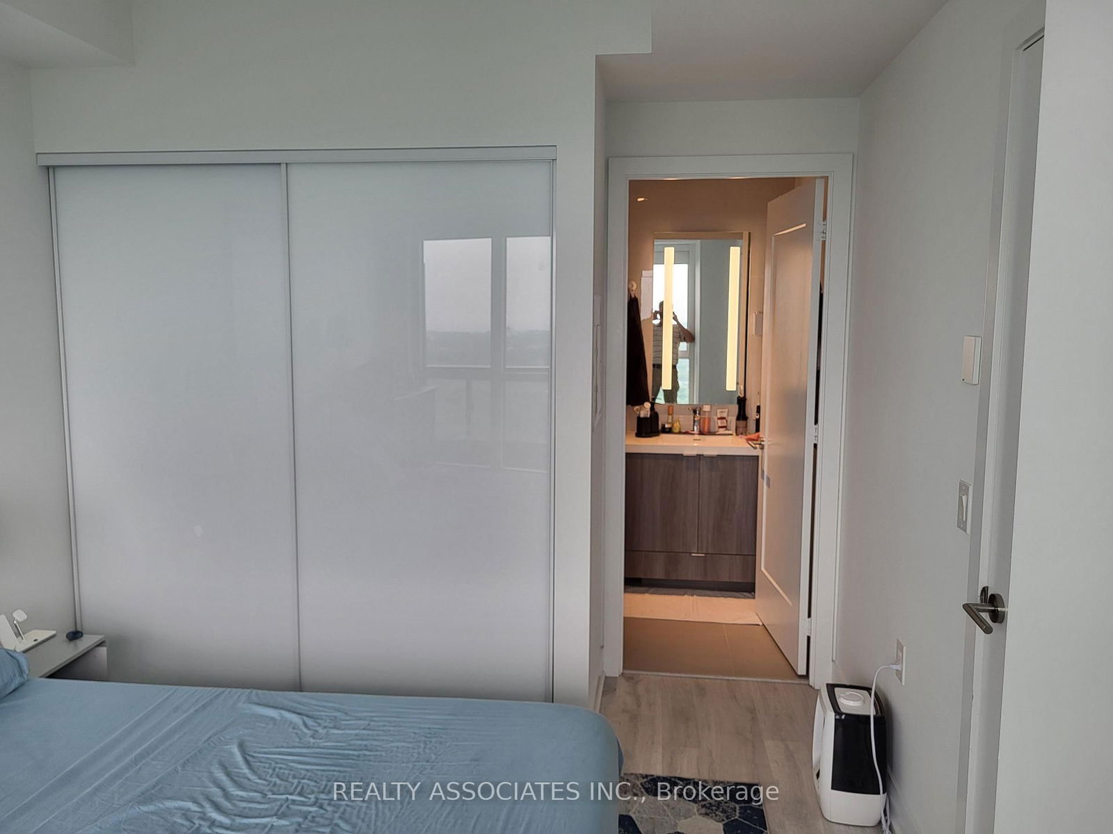 Condo for sale at 2817-585 Bloor E Street, Toronto, North St. James Town, M4W 0B3 - MLS: C12158022