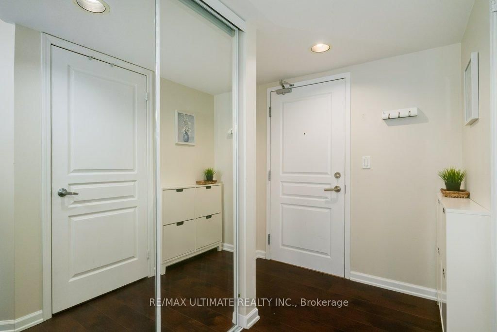 Condo for sale at 1004-140 Simcoe Street, Toronto, Waterfront Communities C1, M5H 4E9 - MLS: C12158095
