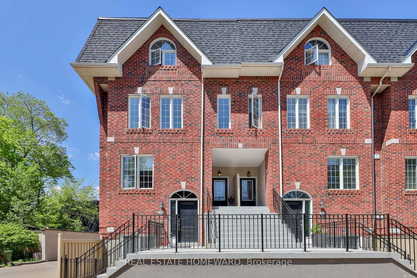 Townhouse for sale at 23-36 Rusholme Park Crescent, Toronto, Little Portugal, M6J 2C9 - MLS: C12158240