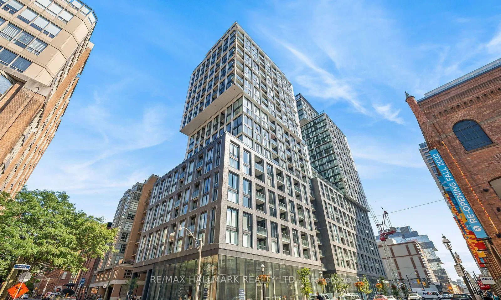 Condo for lease at 303-158 Front Street, Toronto, Moss Park, M5A 0K9 - MLS: C12158708