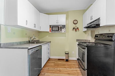 534 A Westmount Ave, Toronto - Oakwood Village image-0-4