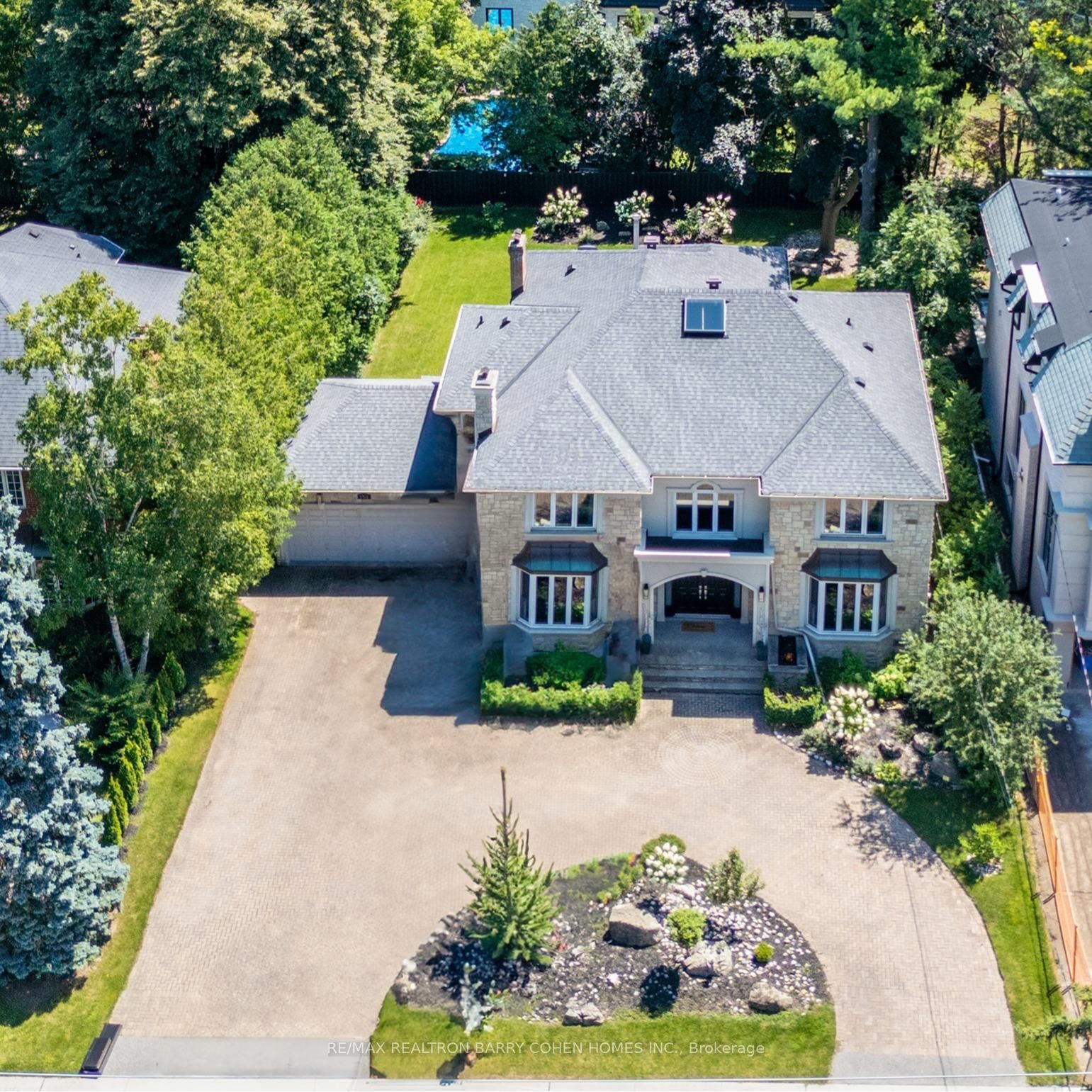 Detached House for sale at 151 Highland Crescent, Toronto, Bridle Path-Sunnybrook-York Mills, M2L 1H2 - MLS: C12159244