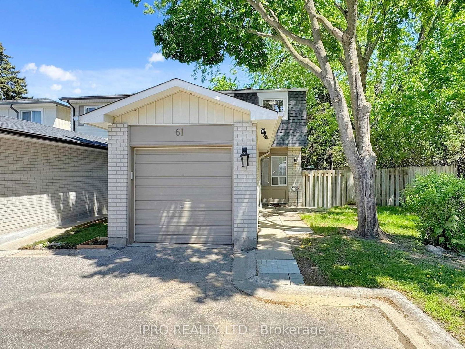 Townhouse for sale at 61 Plum Tree Way, Toronto, Westminster-Branson, M2R 3J1 - MLS: C12159317