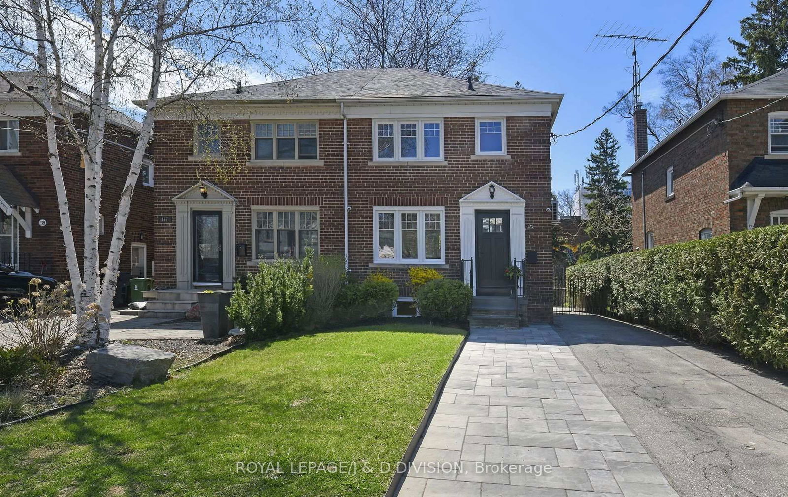 Semi-Detached House for sale at 175 Donlea Drive, Toronto, Leaside, M4G 2M7 - MLS: C12159403