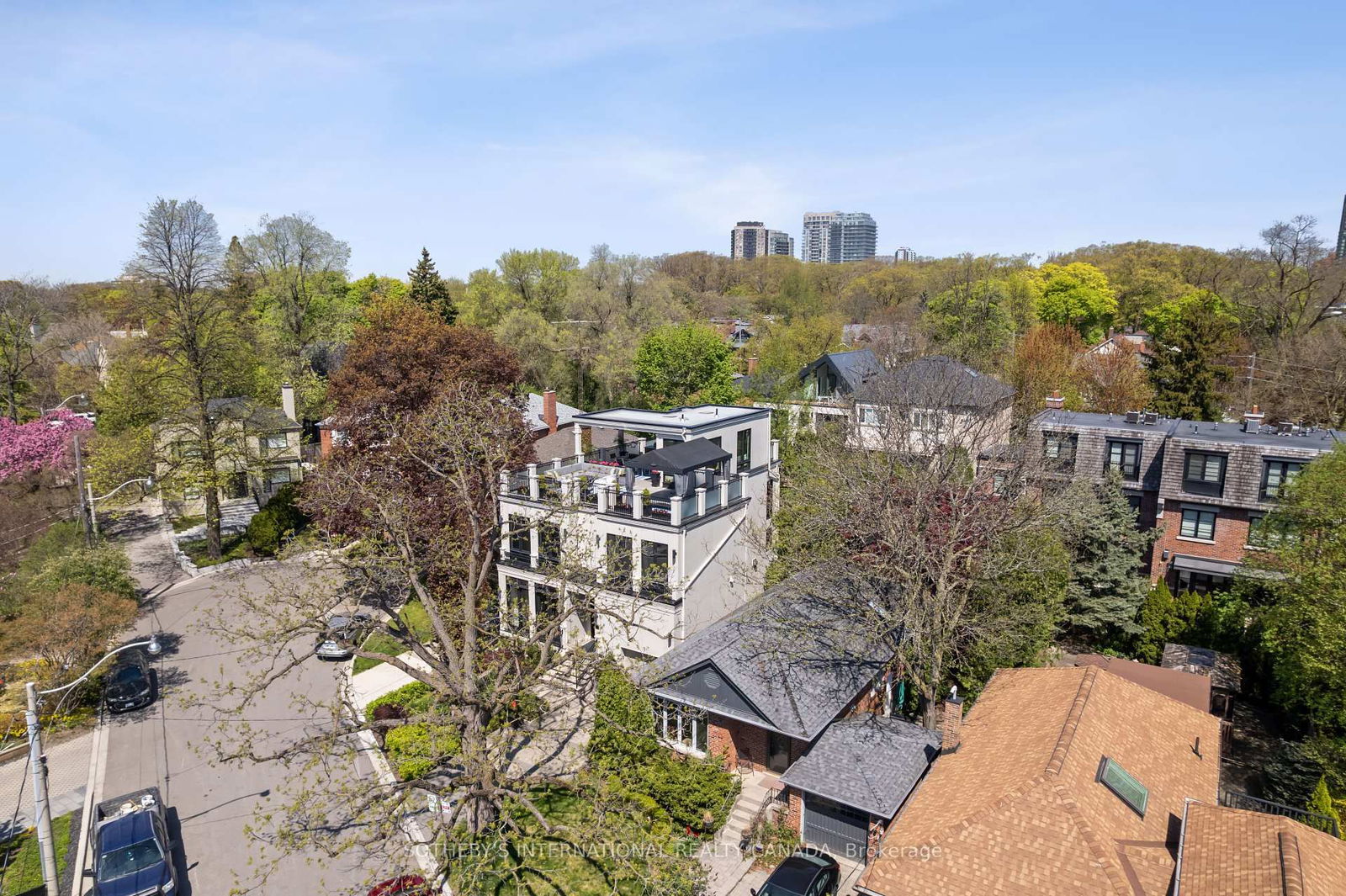 Detached House for sale at 5 Lyndhurst Court, Toronto, Casa Loma, M5R 1X7 - MLS: C12159483