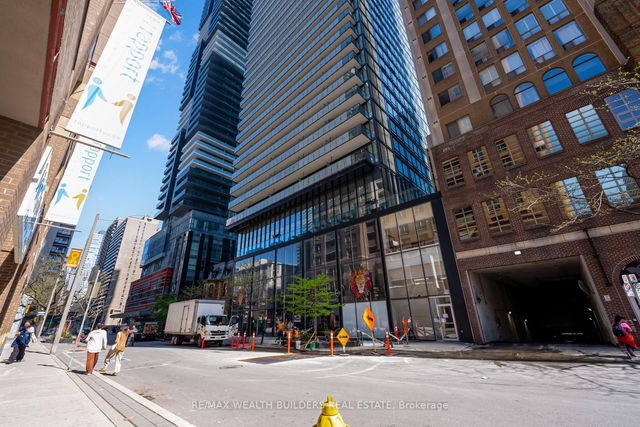 1410 - 15 Grenville Street
