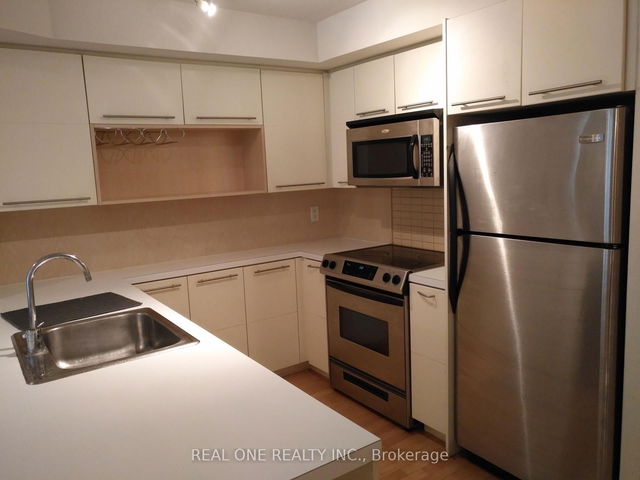306 - 21 Carlton Street