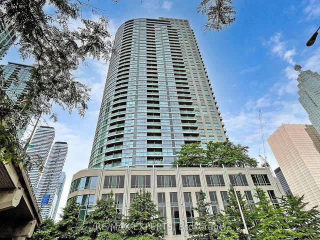 2702 - 18 Yonge Street