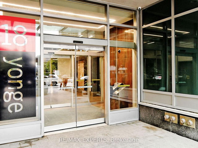 2702 - 18 Yonge Street