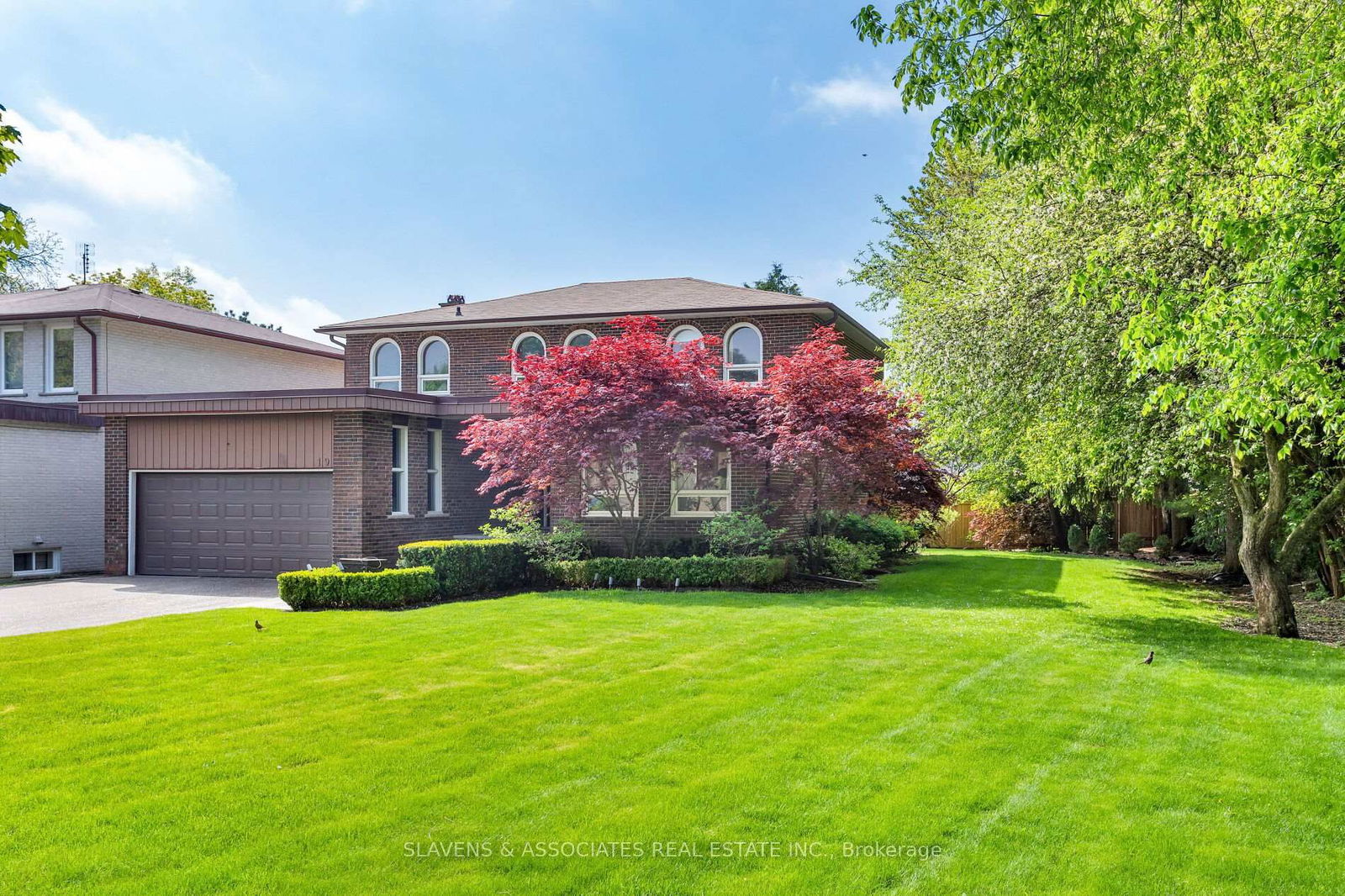 Detached House for sale at 19 Holita Road, Toronto, Newtonbrook West, M2M 4C1 - MLS: C12159828