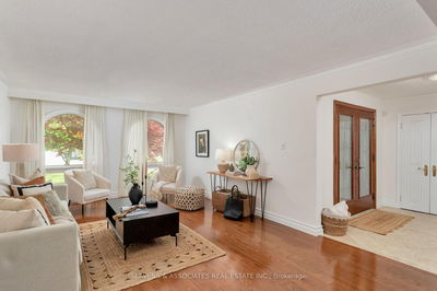 19 Holita Rd, Toronto - Newtonbrook West image-0-4