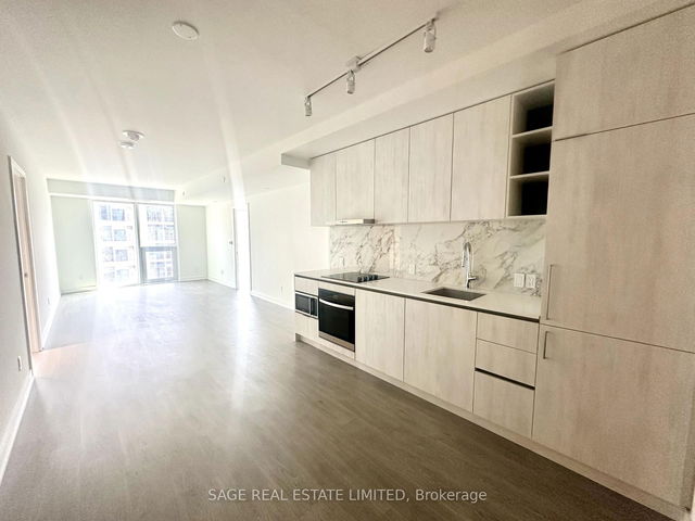 807 - 8 Wellesley Street