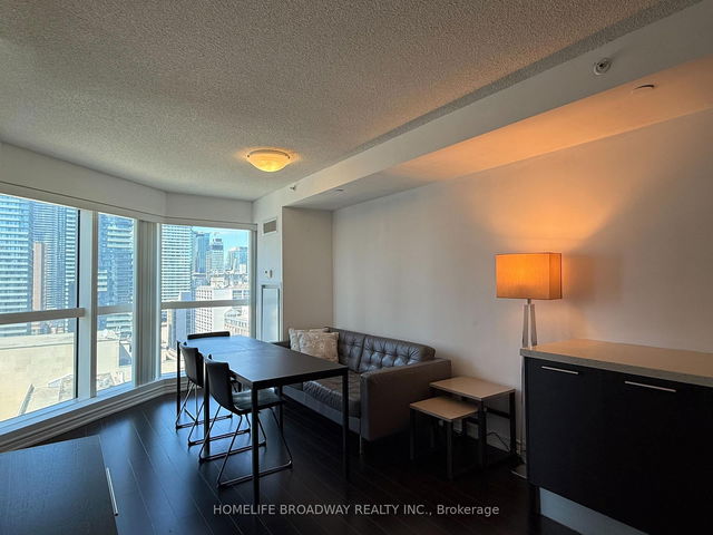 2216 - 386 Yonge Street