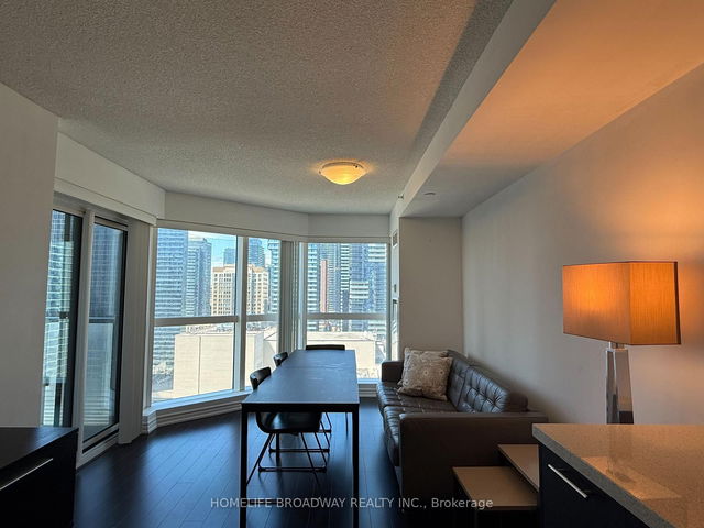 2216 - 386 Yonge Street