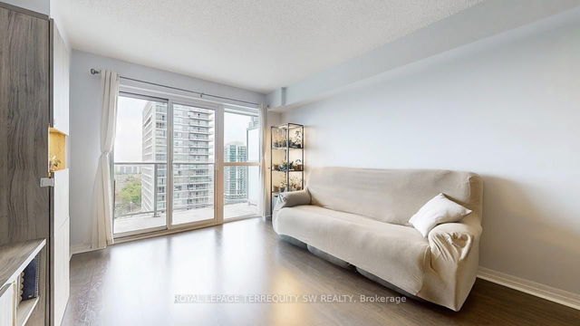 1905 - 275 Yorkland Road