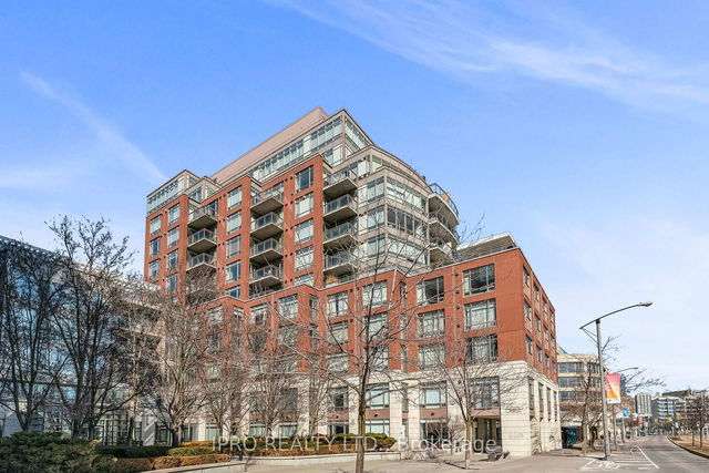 210E - 500 Queens Quay