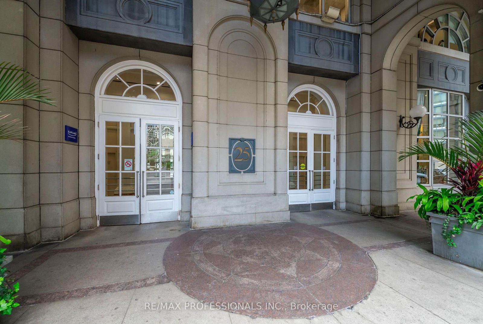 Condo for sale at 2302-25 The Esplanade, Toronto, Waterfront Communities C8, M5E 1W5 - MLS: C12160274
