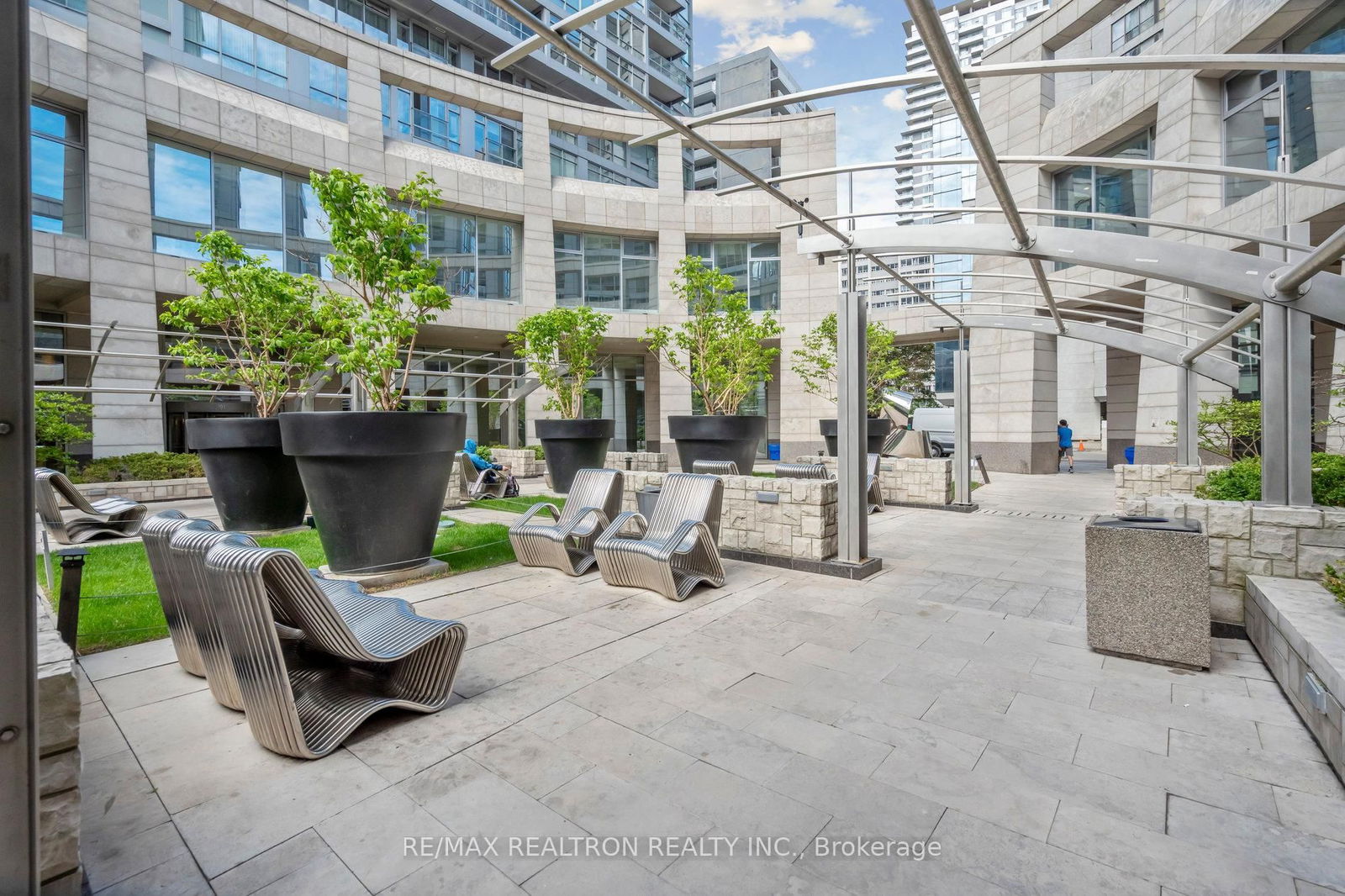 Condo for sale at 1908-2181 Yonge Street, Toronto, Mount Pleasant West, M4S 3H7 - MLS: C12161182