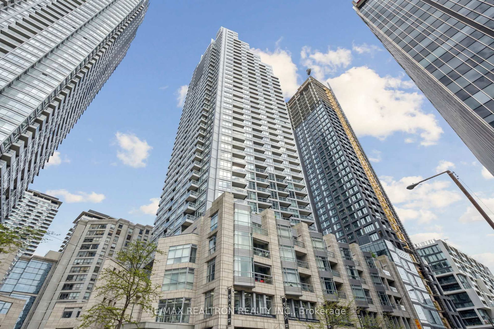 Condo for sale at 1908-2181 Yonge Street, Toronto, Mount Pleasant West, M4S 3H7 - MLS: C12161182