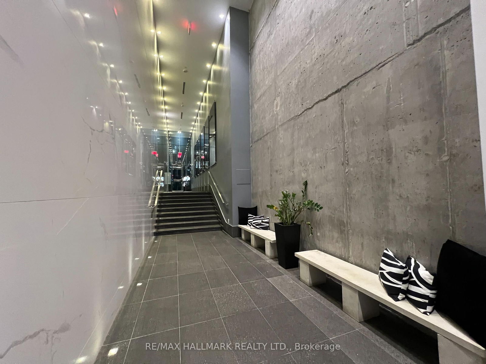 Condo for sale at 4004-224 King Street, Toronto, Waterfront Communities C1, M5H 0A6 - MLS: C12161224