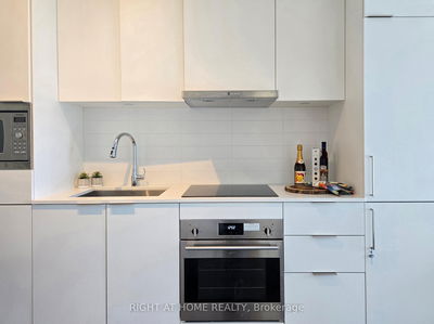 Unit 1007 — 8 Olympic Garden Dr, Toronto - Newtonbrook East image-0-4