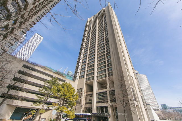 1001 - 33 Harbour Square