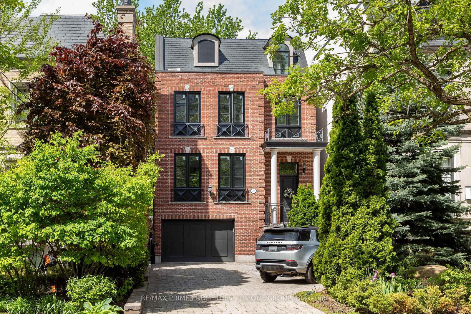 Detached House for sale at 24 Oriole Road, Toronto, Yonge-St. Clair, M4V 2E8 - MLS: C12161456
